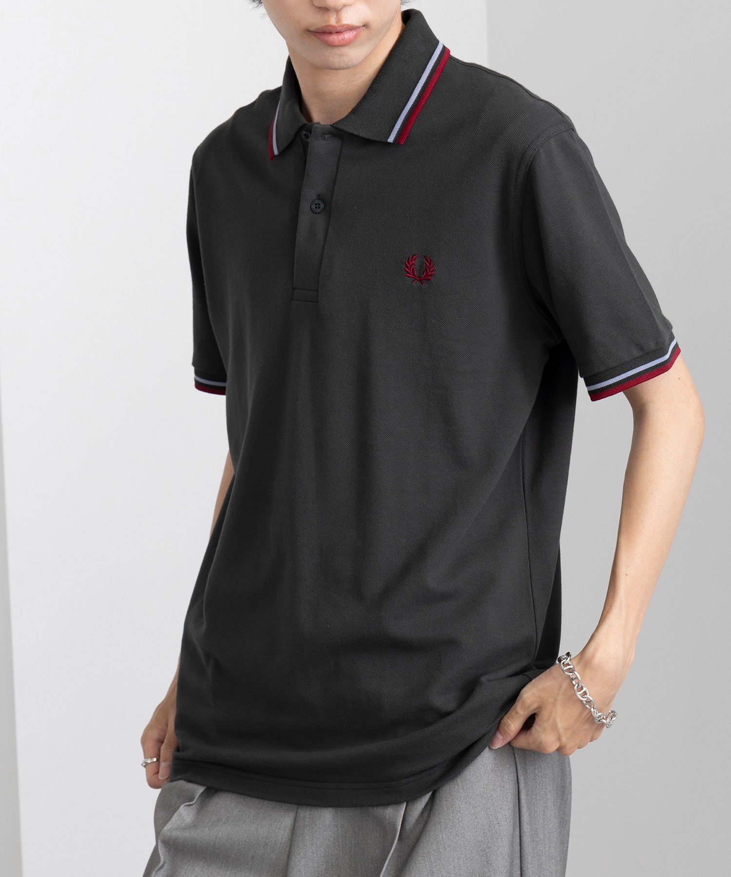 【美品】FRED PERRY フレッドペリー Tシャツ M フレッドペリー FRED PERRY 【正規品】フレッドペリー FRED