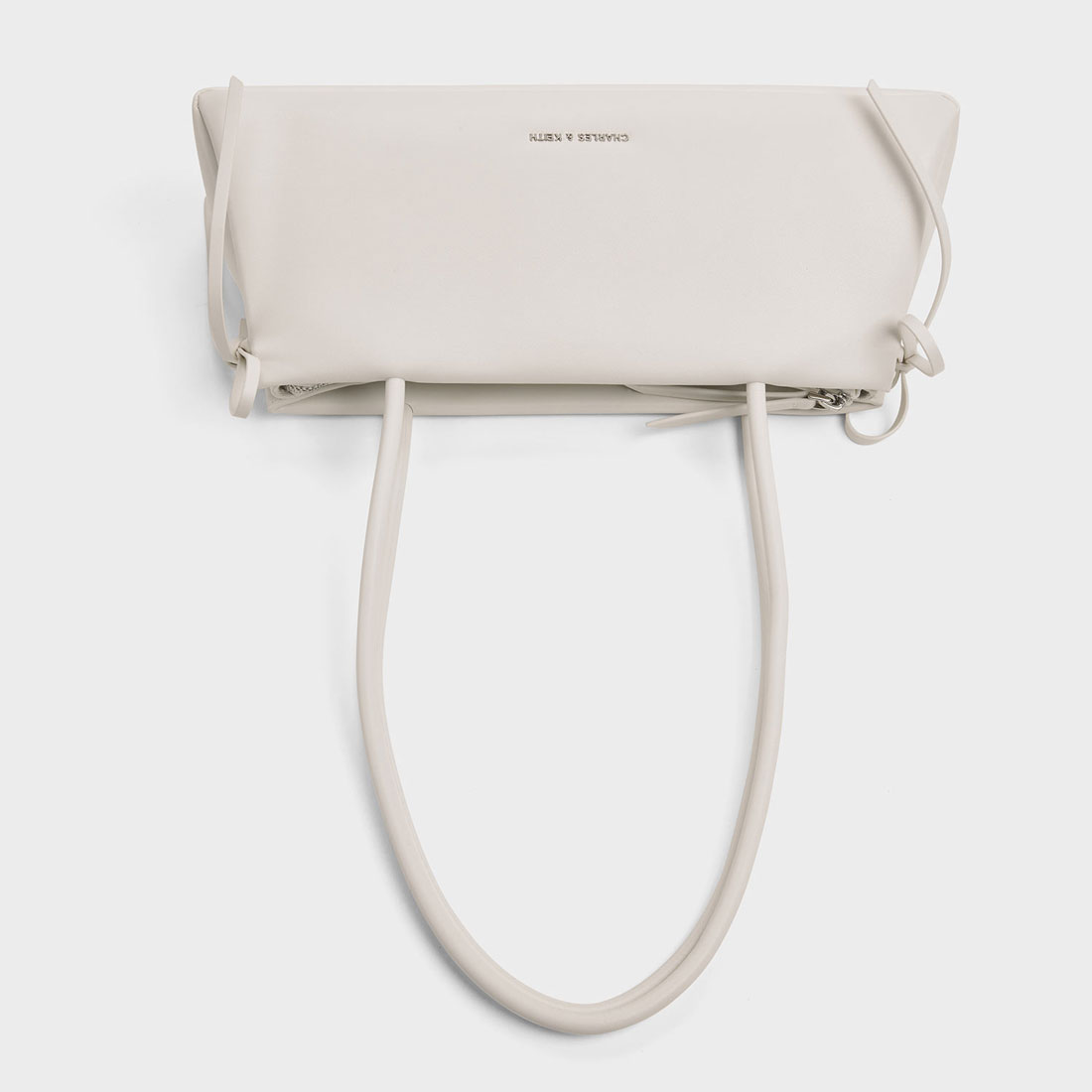 CHARLES & KEITH ボウイロンゲイティッドトラペーズショルダーバッグ CHARLES ＆ KEITH ショルダーバッグ バッグ ボウ イロンゲイ