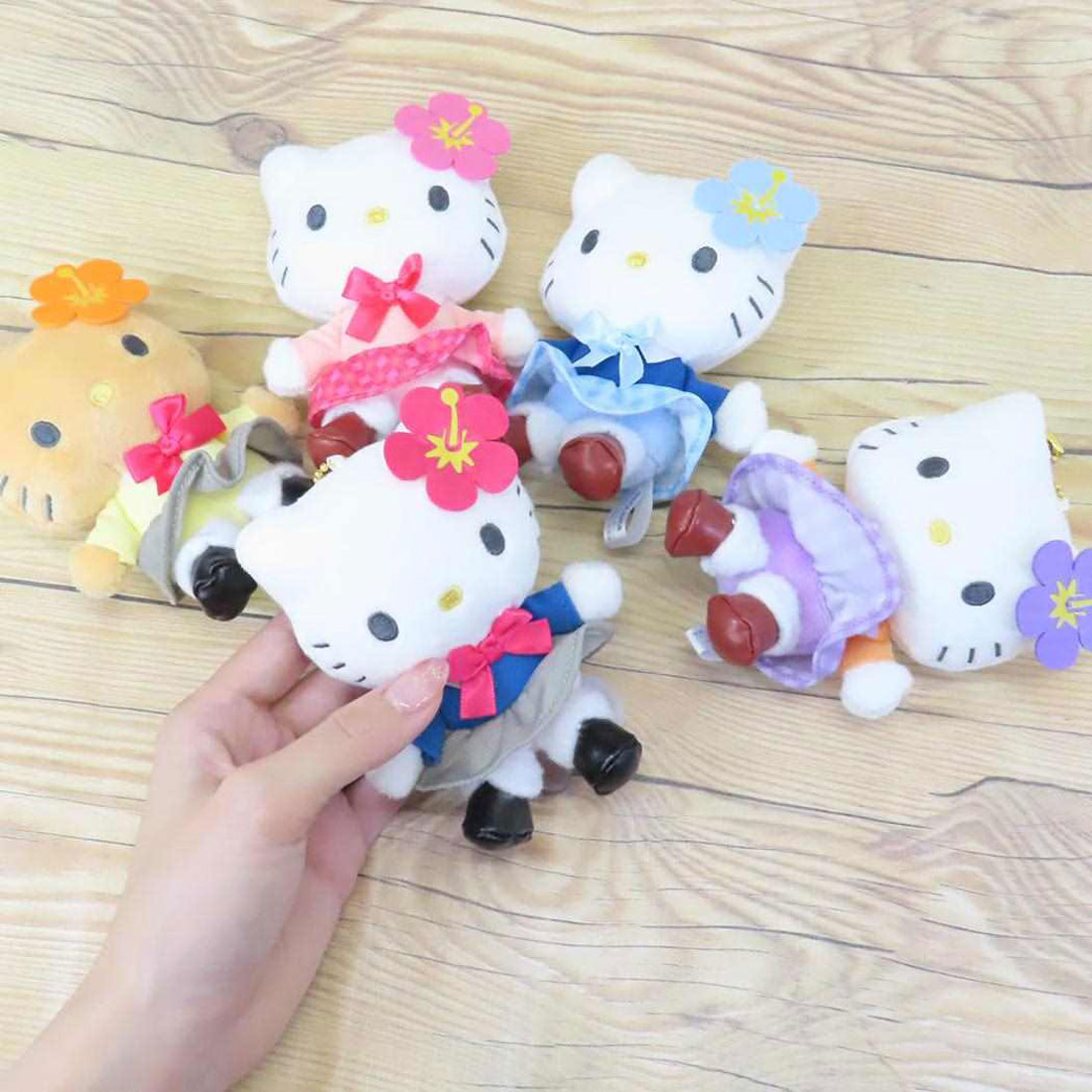 サンリオ ハローキティ ローラアシュレイ ボールチェーン　マスコット ぬいぐるみ サンリオ ハローキティ ローラアシュレイ ボールチェーン