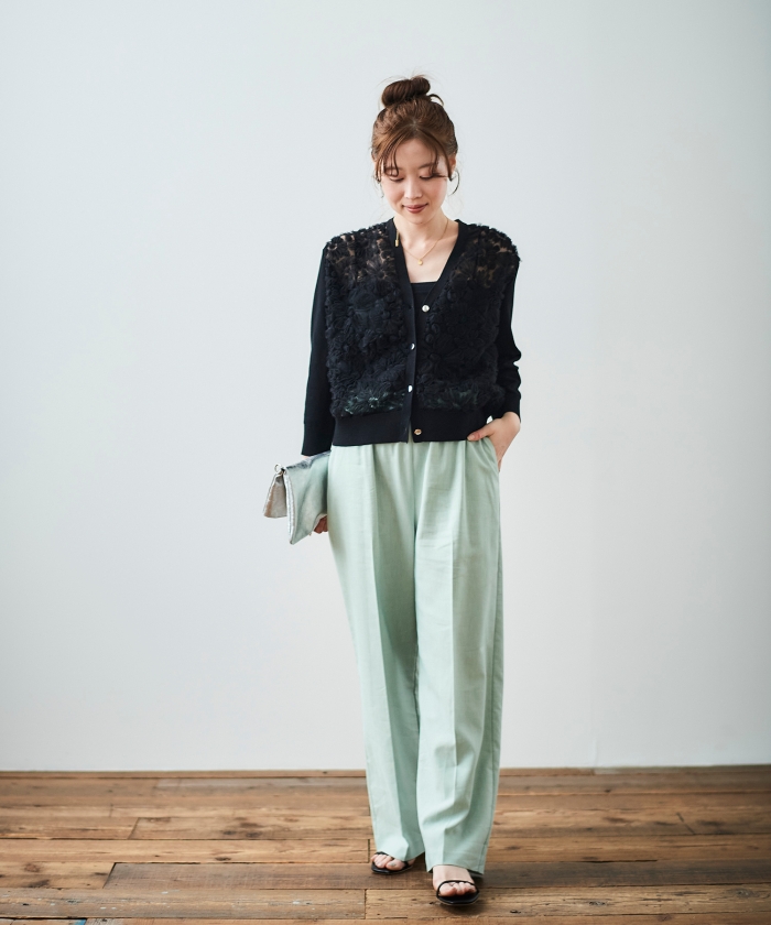 セール10%OFF】《WEB限定アイテム》チュール刺繍Vネック セール10%OFF】《WEB限定アイテム》チュール刺繍Vネック
