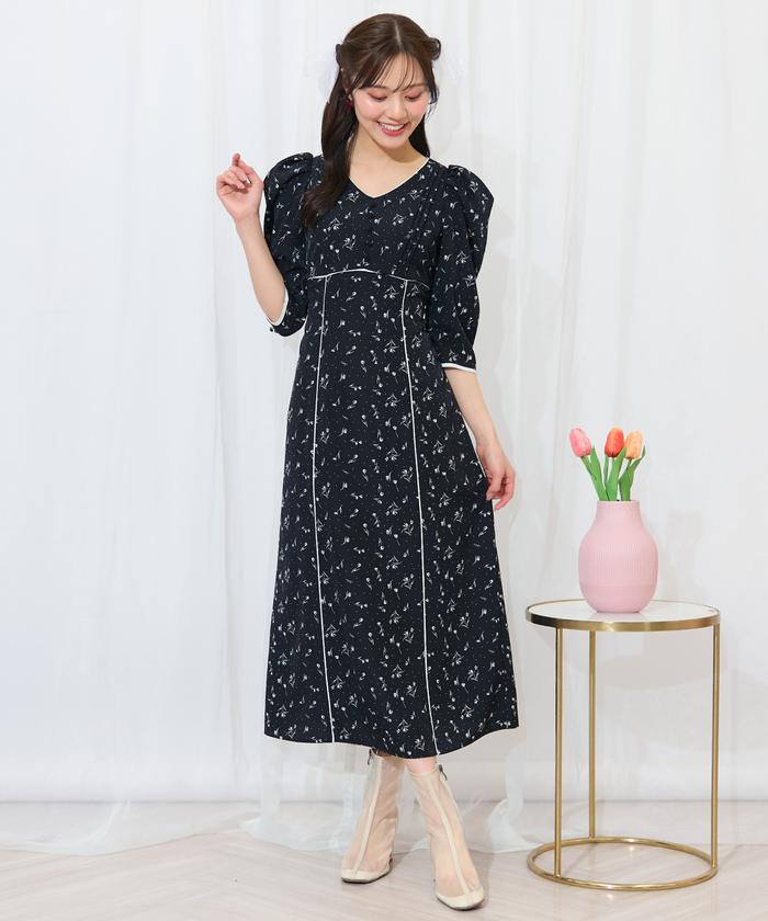 セール 40%OFF】フラワードットパイピングフレアワンピース