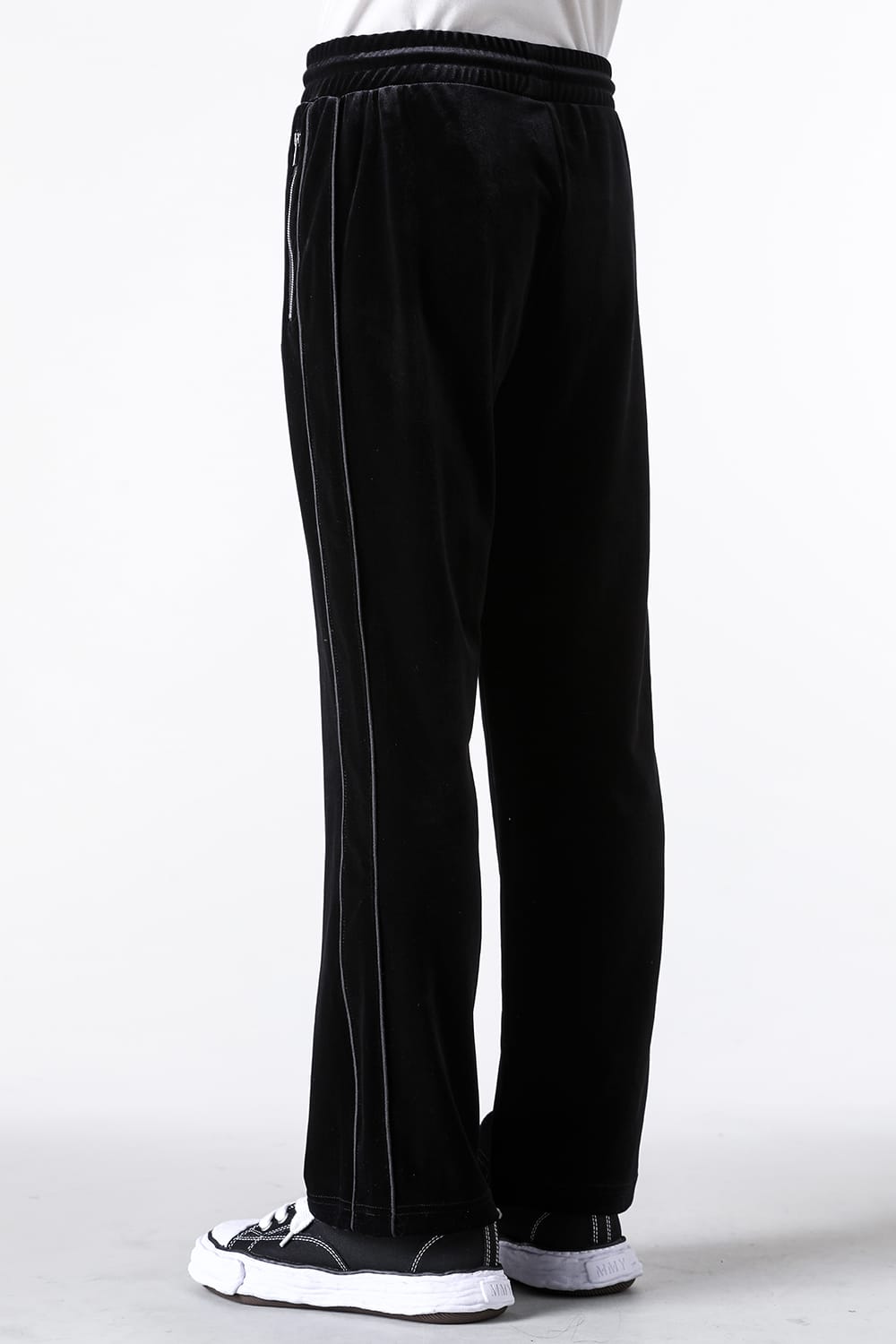 LAST NEST　ベロアトラックパンツ　68250320M03S LAST NEST(ラストネスト)商品ページ - Velour Embroidery Track