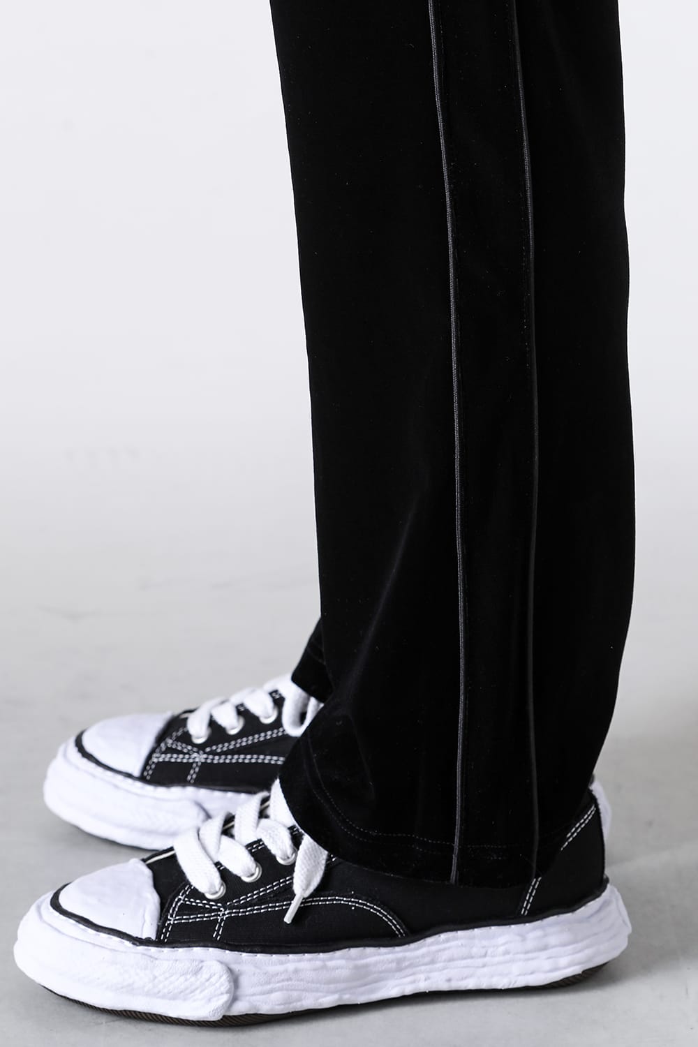 パンツ LAST NEST Velour Emb Track Pants ラストネスト LAST NEST Velour Emb Track Pants V2 （Black