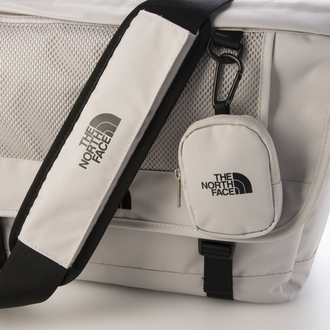 【新品未使用】ノースフェイス　メッセンジャーバッグ THE NORTH FACE 「THE FACE」 メッセンジャーバッグ FREE