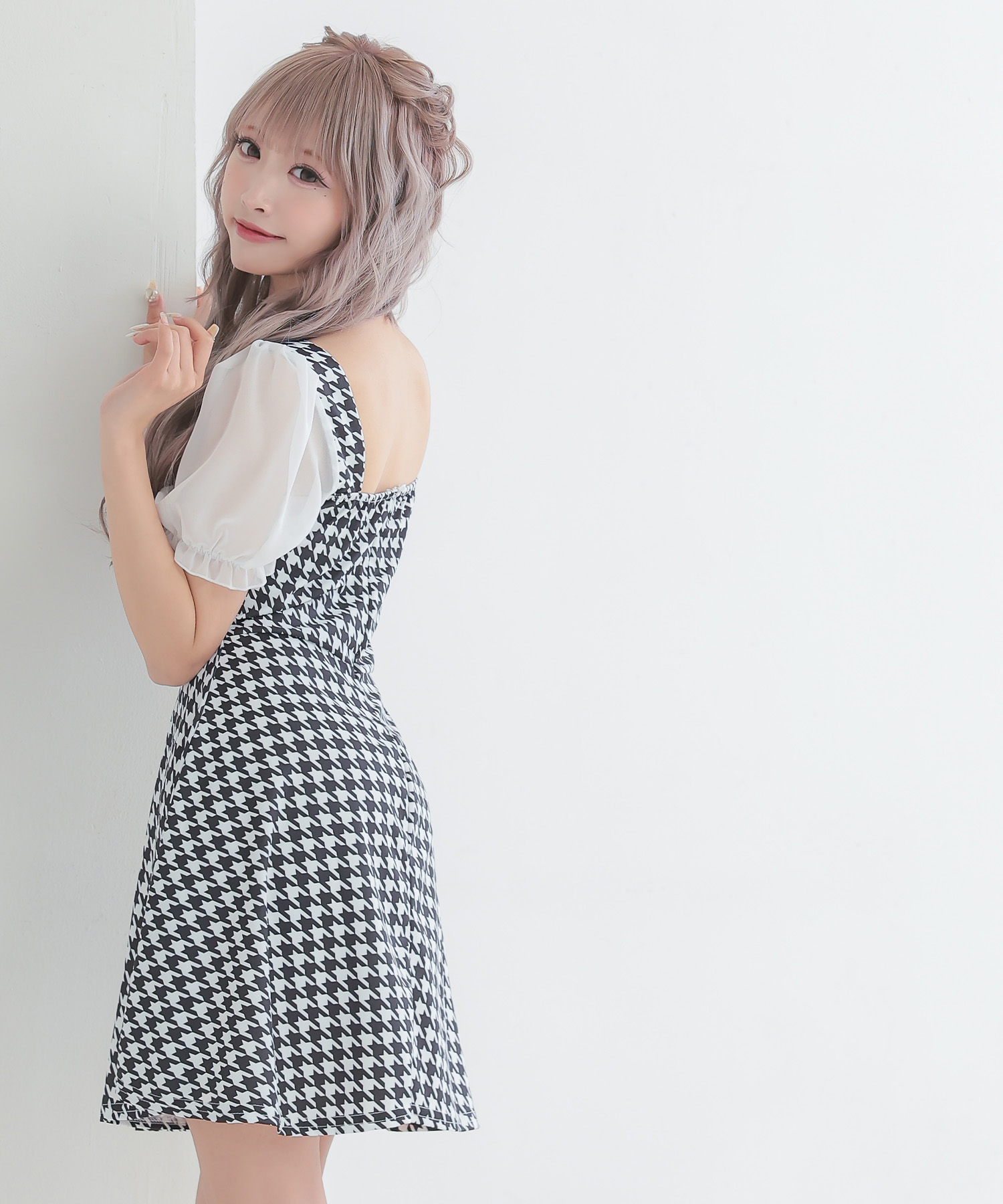 ティカ Tika キャバドレス 胸元フリルリボン千鳥格子柄ウエスト ティカ Tika キャバドレス 胸元フリルリボン千鳥格子柄ウエスト