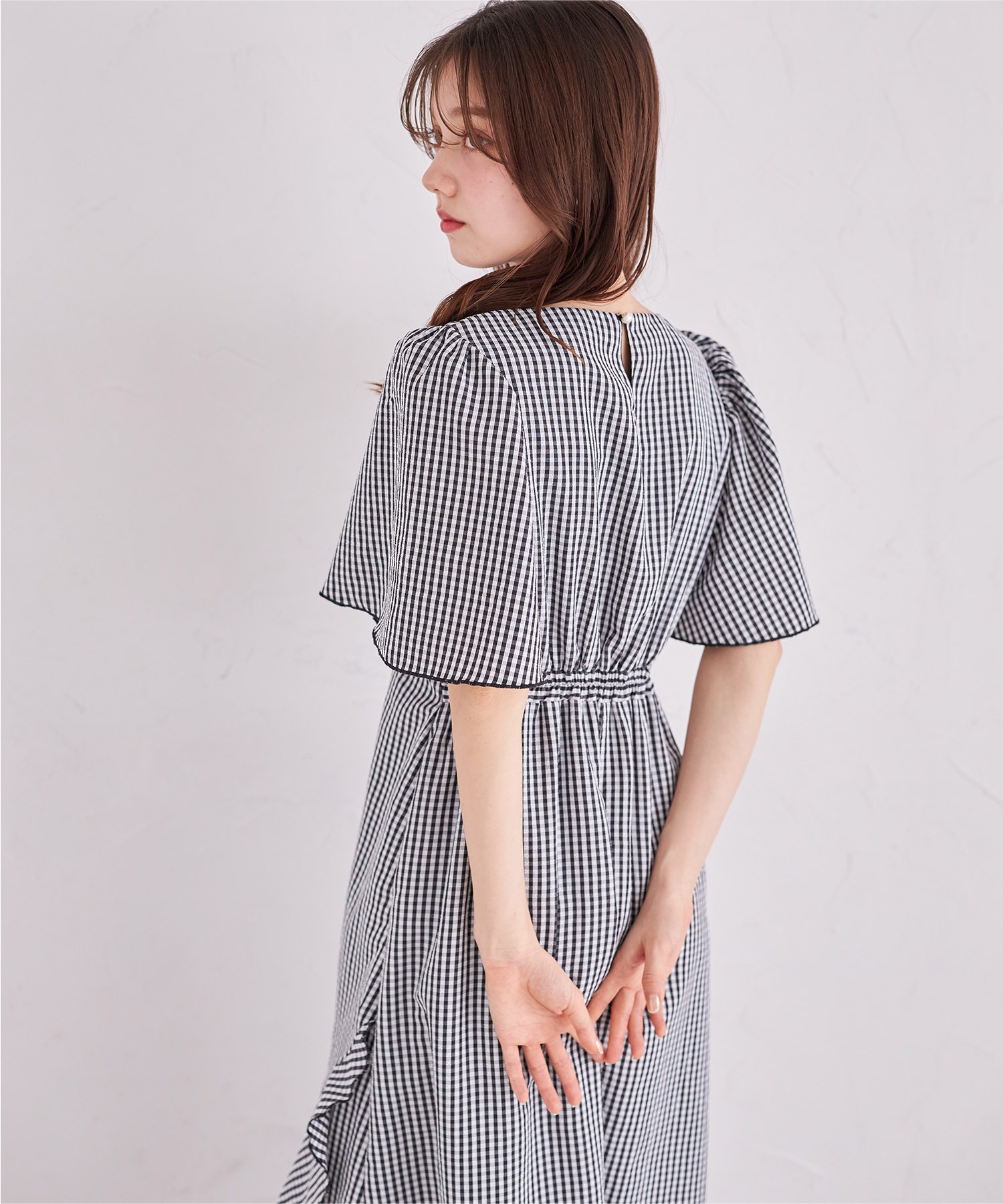 tocco パール付きフレアスリーブギンガムチェックアシメラッフルワンピース パール付きフレアスリーブギンガムチェックアシメラッフルワンピース