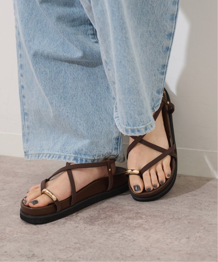 追加》RELUME クロスストラッププラットフォームサンダル