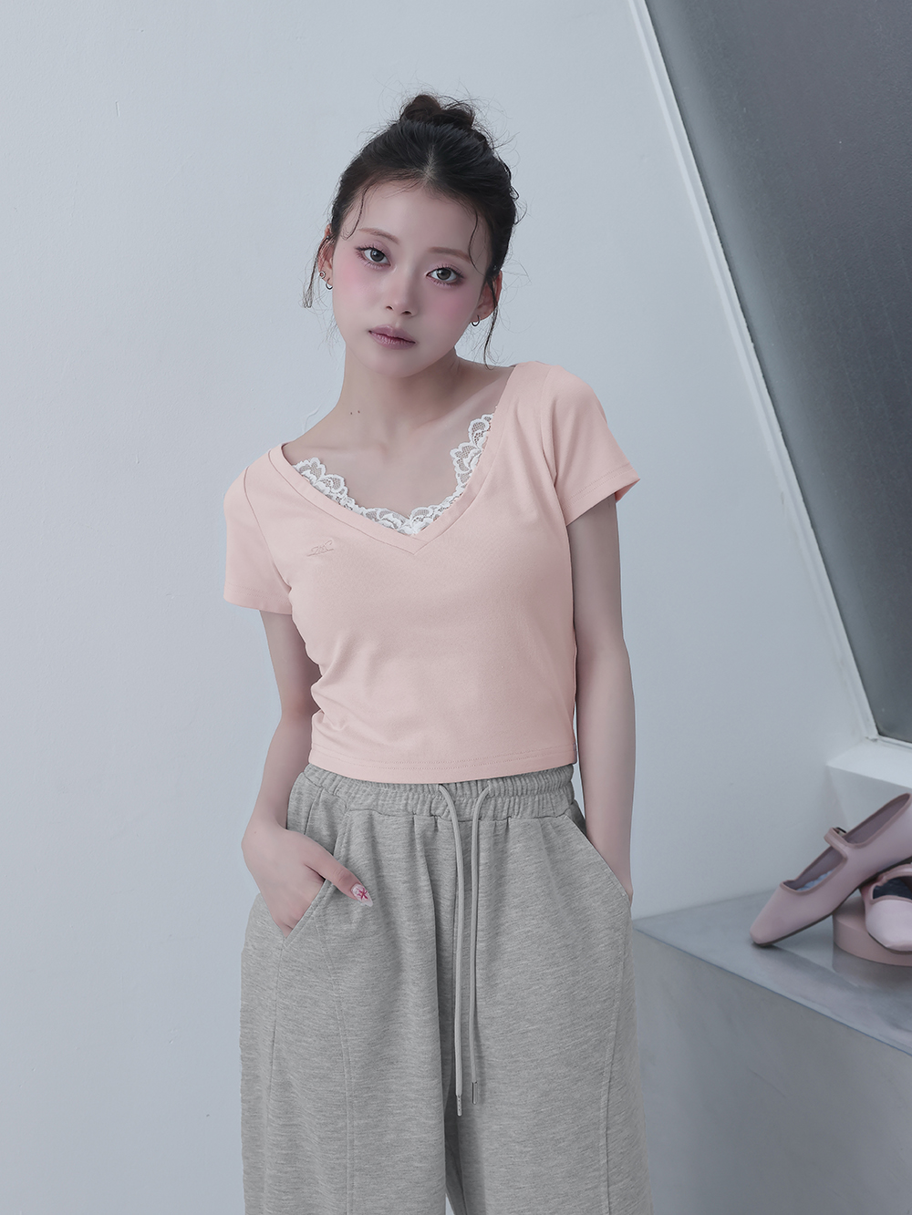 レースVネッククロップドTシャツ – Darich (ダーリッチ)