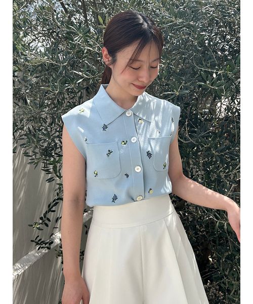 フルーツ刺繍ポロカラーノースリニットジレ/接触冷感　アイボリー WEB限定カラー】フルーツ刺繍ポロカラーノースリニットジレ