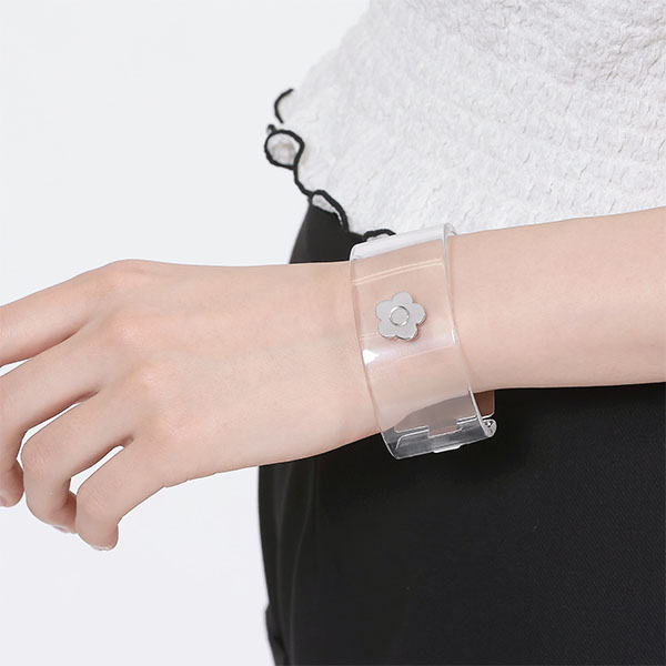 2-5日着 MARY QUANT メタルポイントアクリル バングル メタルポイントアクリル バングル（バングル/リストバンド