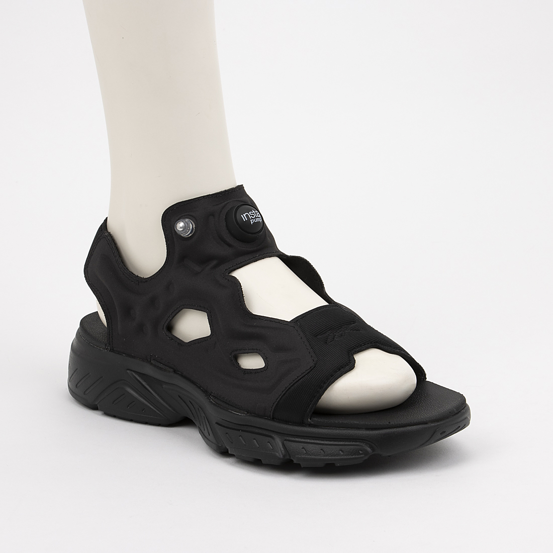 Reebok　インスタポン プフューリーサンダル　ブラック　25㌢ インスタポンプフューリー サンダル / INSTAPUMP FURY SANDAL