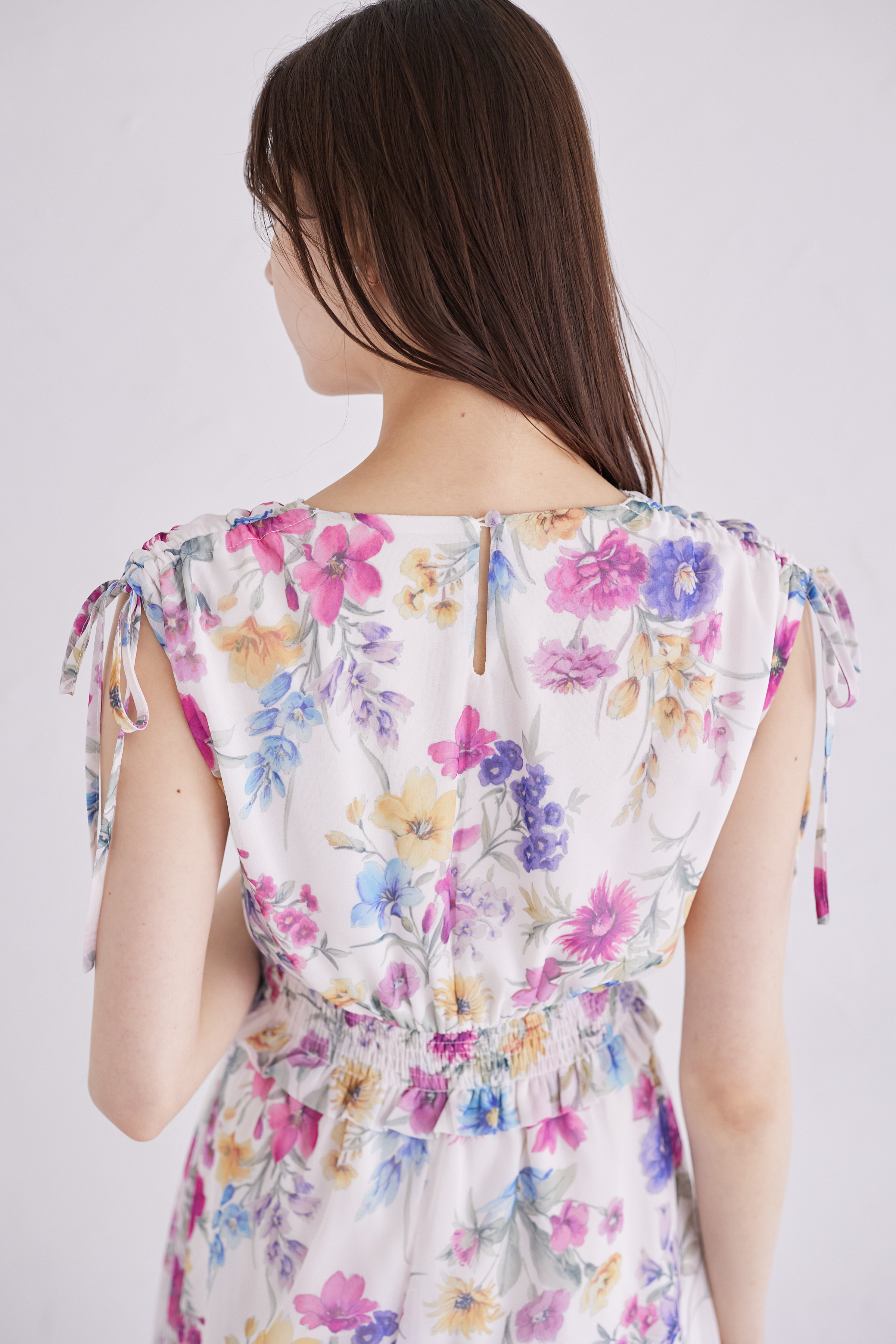 新品♡トッコクローゼット♡肩ドロストリボンフラワーシャーリングワンピース　ピンク 新品♡トッコクローゼット♡肩ドロストリボンフラワー