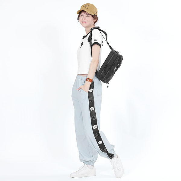 帽子 NEW ERA x MARY QUANT Big Daisy Cap MARY QUANT（マリークワント）の「NEW ERA（R）×MQ BIGデイジー