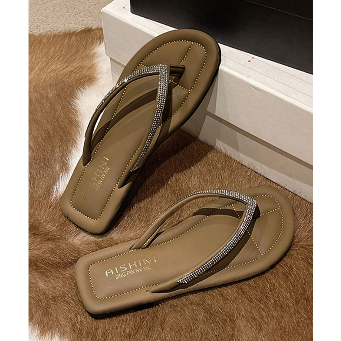 【MAGDA BUTRYM】海外セレブ愛用◎ レザー トングサンダル MAGDA BUTRYM】海外セレブ愛用◎ レザー トングサンダル