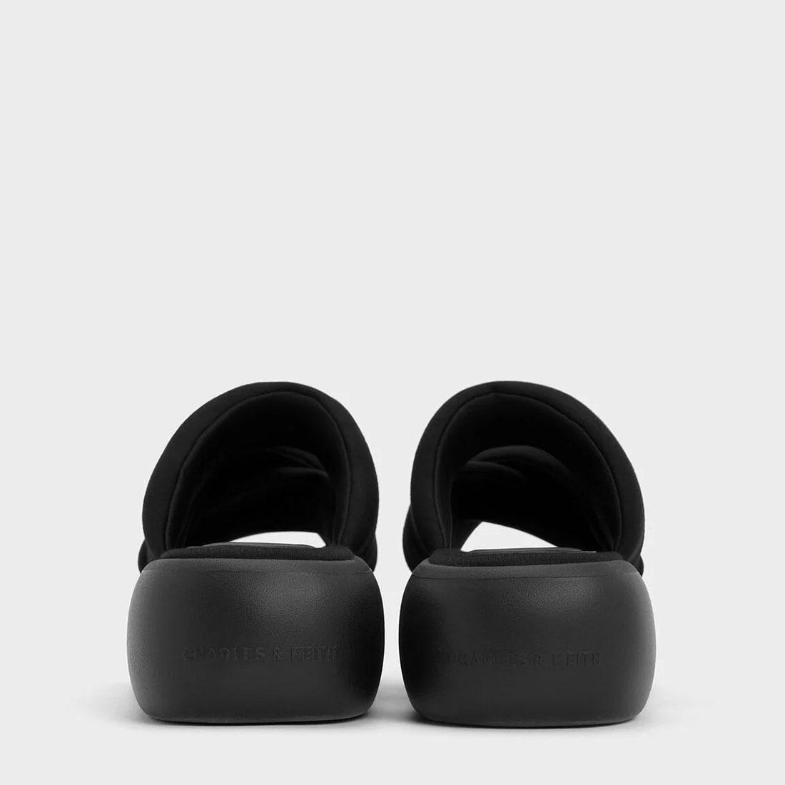 ストレッチ ファブリックストラッピーフラットフォームサンダル CHARLES & KEITH｜ストレッチ ファブリックストラッピーフラット