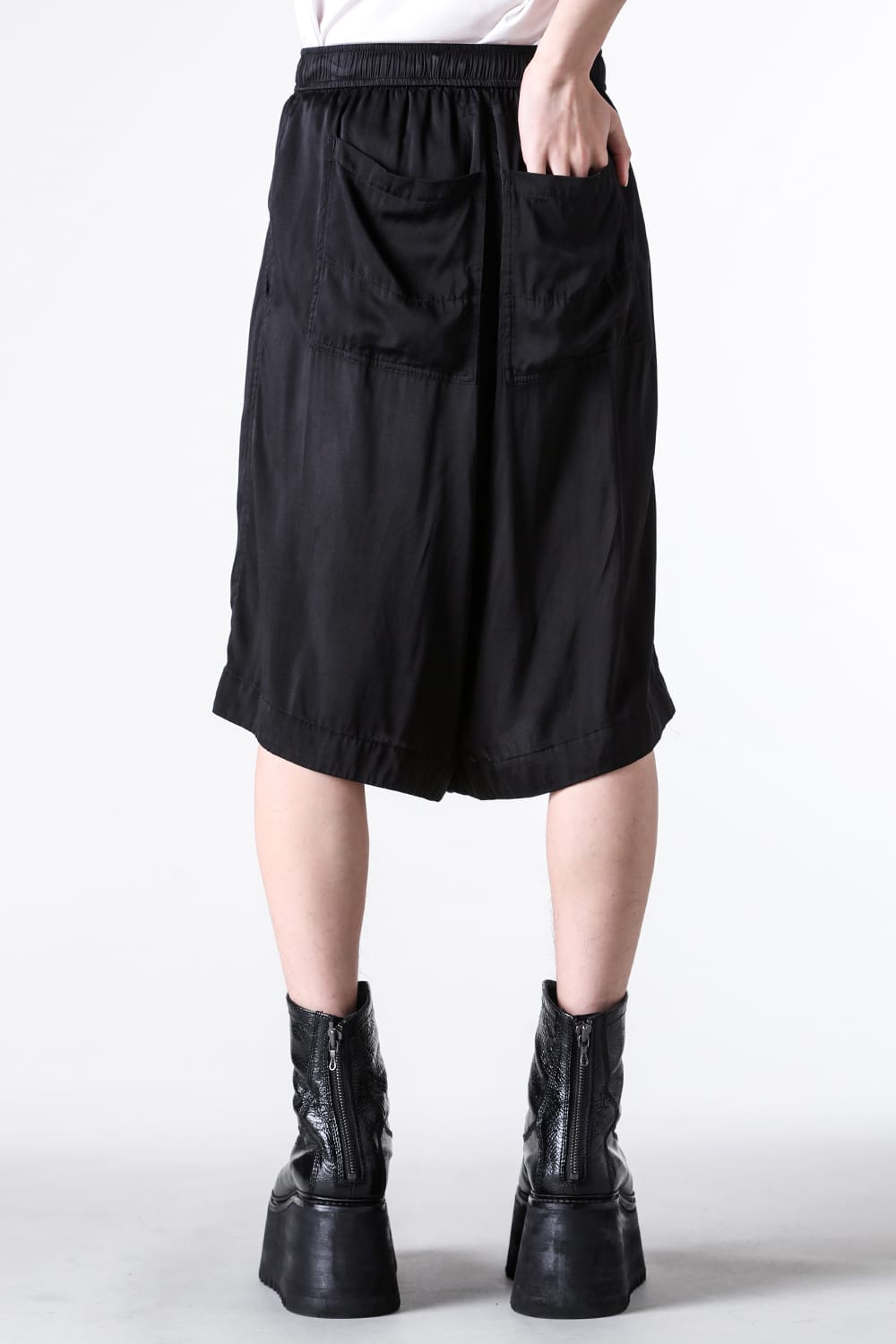 ユリウス JULIUS SILK SATIN SHORT PANTS(508273331) | JULIUS