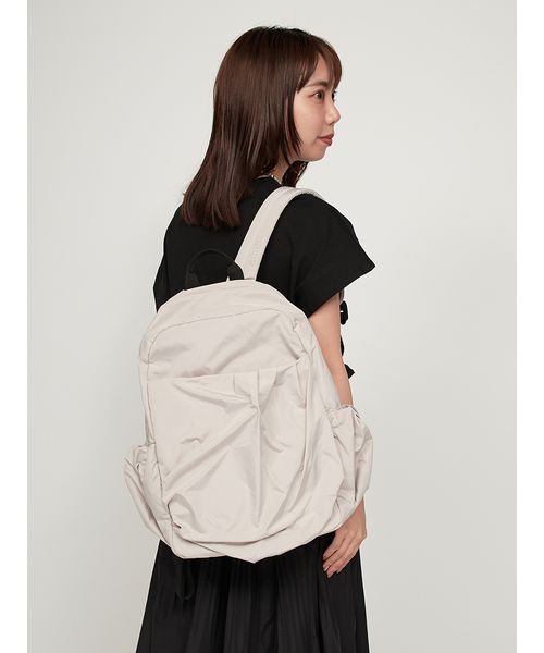 ONLINE限定カラー】eco 撥水ギャザーボディーバックパック