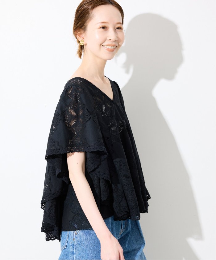 スローブイエナ　SLOBE IENA レースフリルVネックブラウス　ナチュラル レースフリルVネックブラウス（シャツ／ブラウス）｜SLOBE IENA