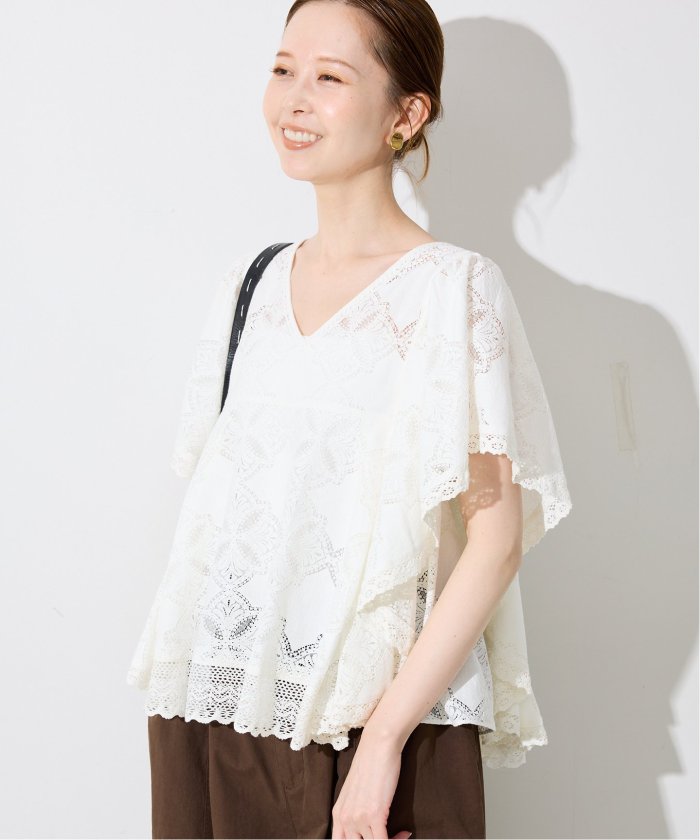 新品 22SS SLOBE IENA ブラウス フリル 手洗い 可能 Vネック SLOBE IENA（スローブイエナ）の「フリルVネックブラウス