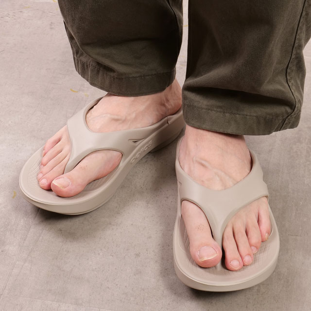 25 新品 OOFOS ウーフォス ooriginalノマド NOMAD