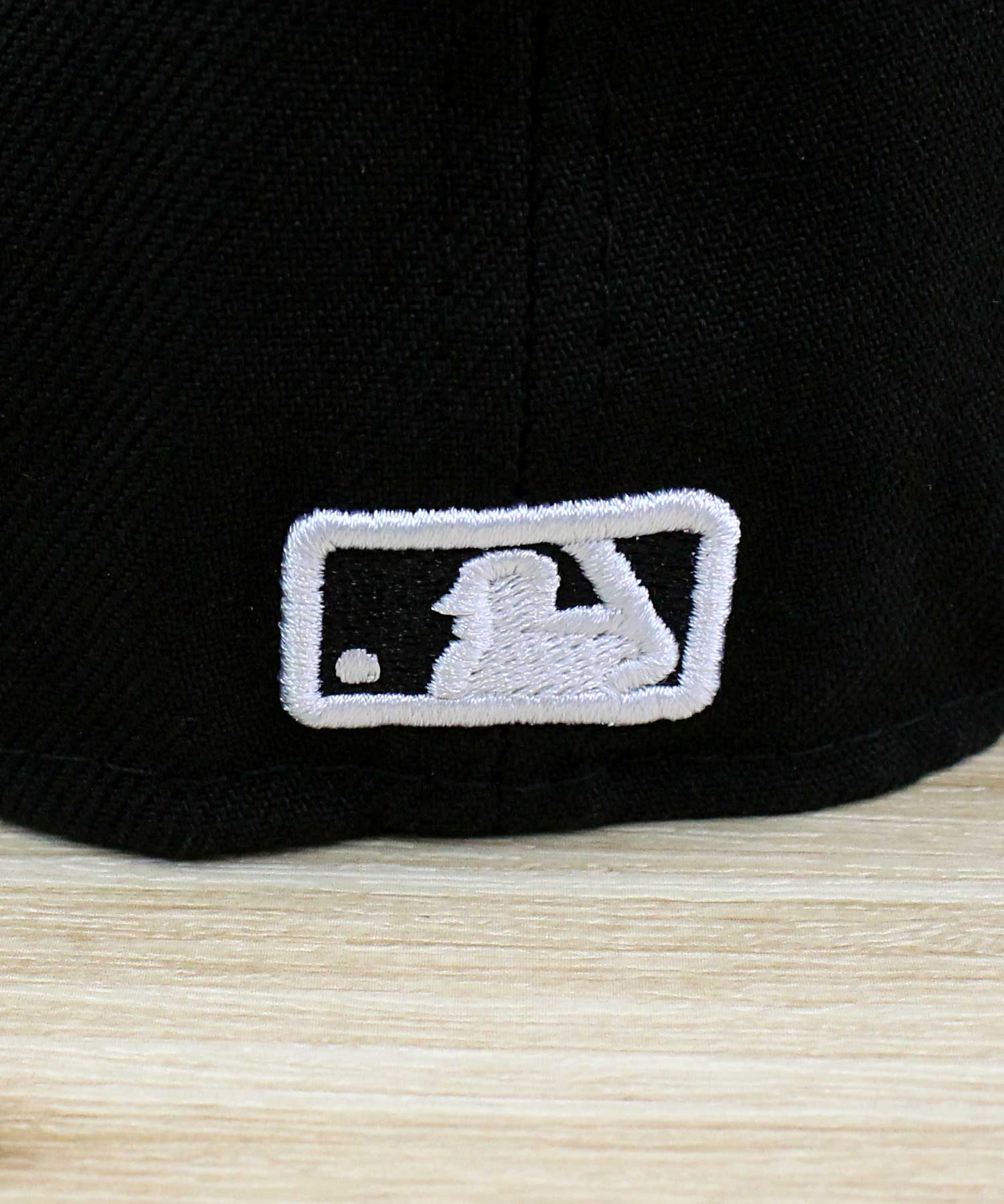 大人気！【New Era】MLB チームロゴ エッセンシャルズ フーディ 大人気！【New Era】MLB チームロゴ エッセンシャルズ フーディ