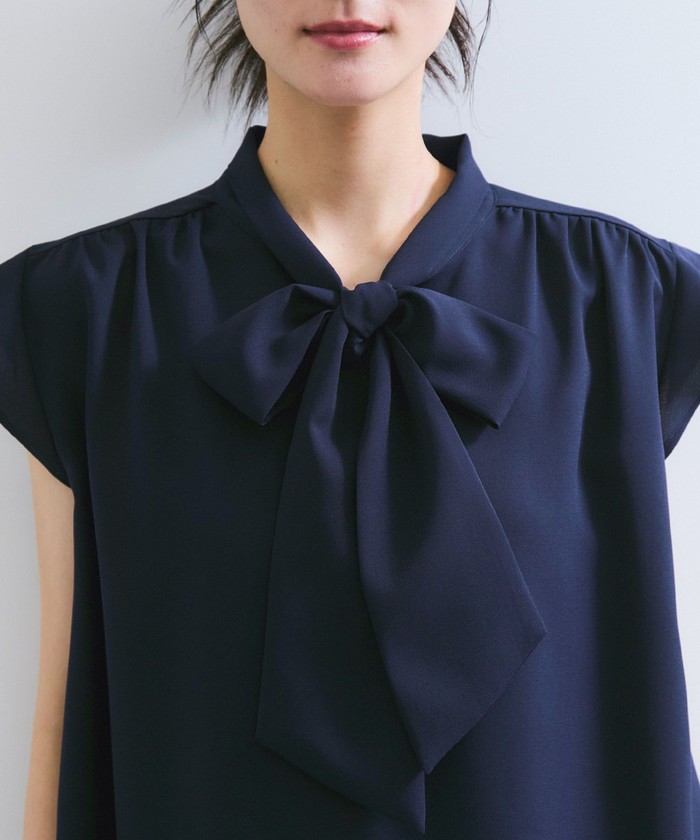 【WEB限定】【防シワ】フリルフレンチボウタイブラウス/通勤対応 WEB限定】【防シワ】フリルフレンチボウタイブラウス/通勤対応
