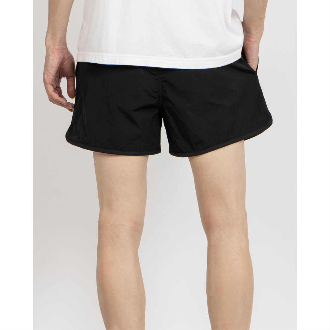 AMI Paris バミューダショーツ | ブラック | FARFETCH JP