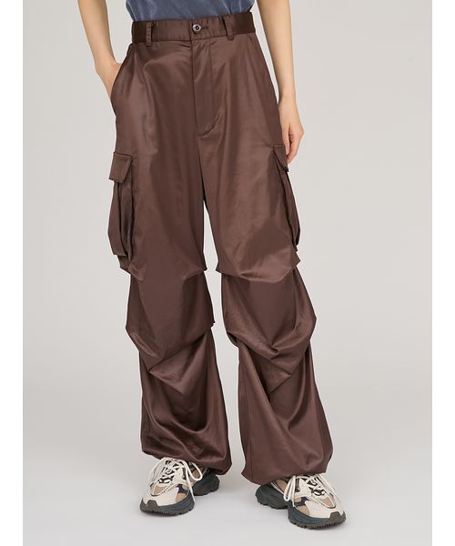 emmi / タックドロストフォルムカーゴパンツ emmi（エミ） タックドロストフォルムカーゴパンツ 黒 - パンツ