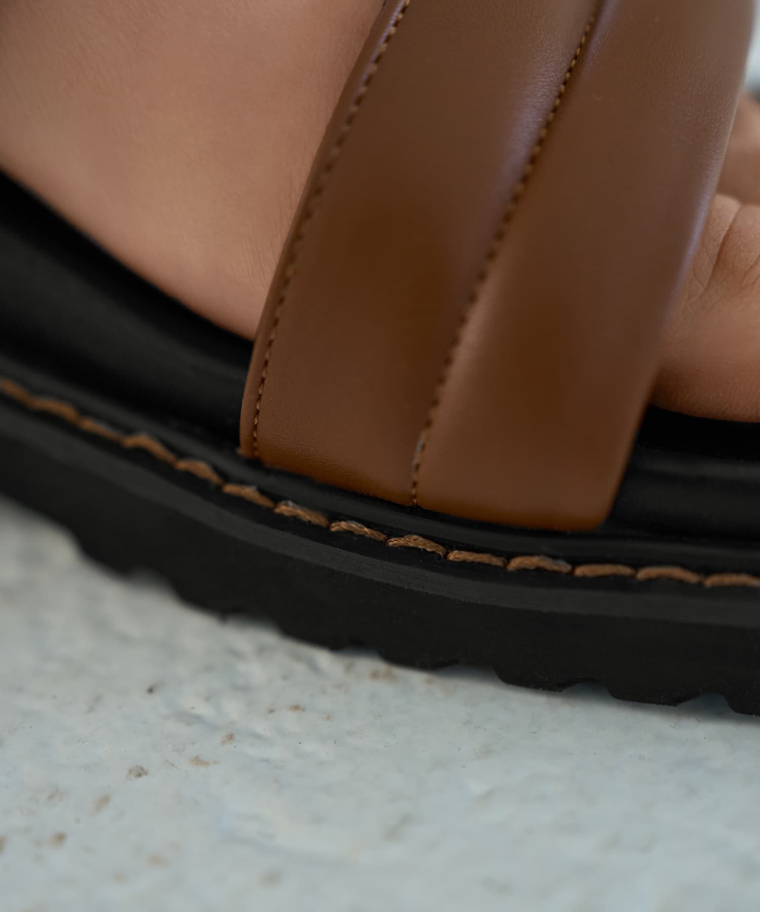 ✨新品✨ フットインダストリー ブラック ロープスタイルスサンダル 新品】フットインダストリーブラックロープスタイルスサンダル S
