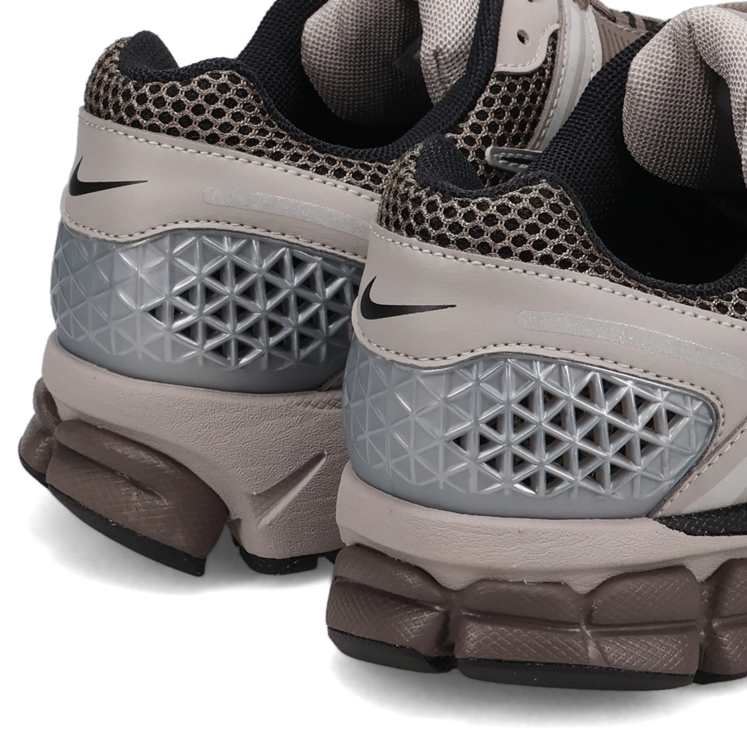 セール10%OFF】ナイキ NIKE ズーム ボメロ 5 スニーカー メンズ