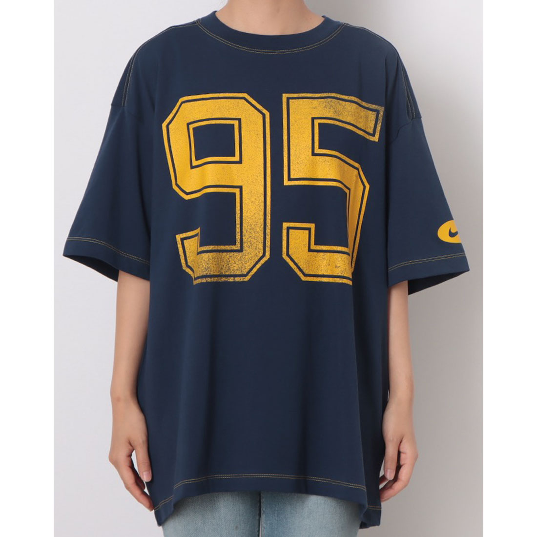 ナイキ（NIKE）（レディース）NSW ストリート オーバーサイズ 半袖Tシャツ HV4973-410 ナイキ（NIKE）NSW ストリート オーバーサイズ 半袖Tシャツ