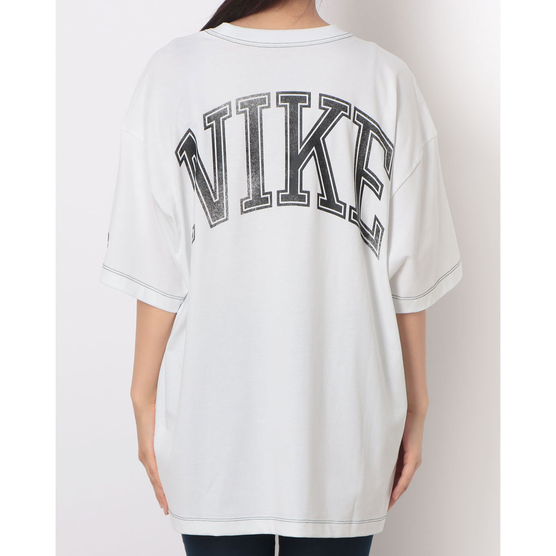 ナイキ（NIKE）（レディース）NSW ストリート オーバーサイズ 半袖Tシャツ HV4973-121 ナイキ（NIKE）（レディース）NSW ストリート オーバーサイズ