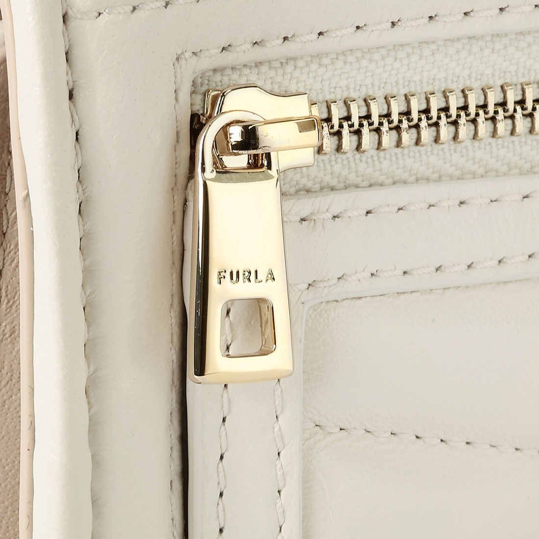 【国内即発】フルラ 折り財布 WP00225 BX3221 PNN00 1 007 FURLA フルラ 3つ折り財布 ミオニード WP00225 BX3221 PNN00 1