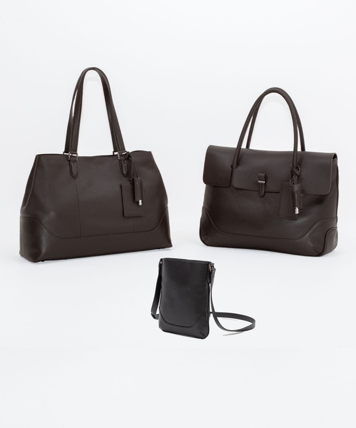 すぐ届く PELLE MORBIDA ボディバック レザー ショルダーバッグ 美品☆ ペッレモルビダ レザー ショルダーバッグ ボディバッグ