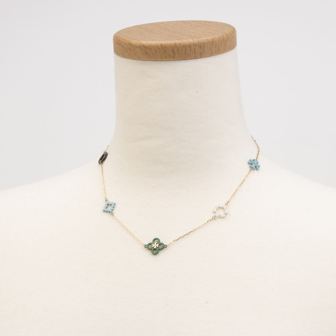 【Tory Burch】KIRA CLOVER ENAMEL NECKLACE エナメルネックレス Tory Burch】KIRA CLOVER ENAMEL NECKLACE エナメルネックレス