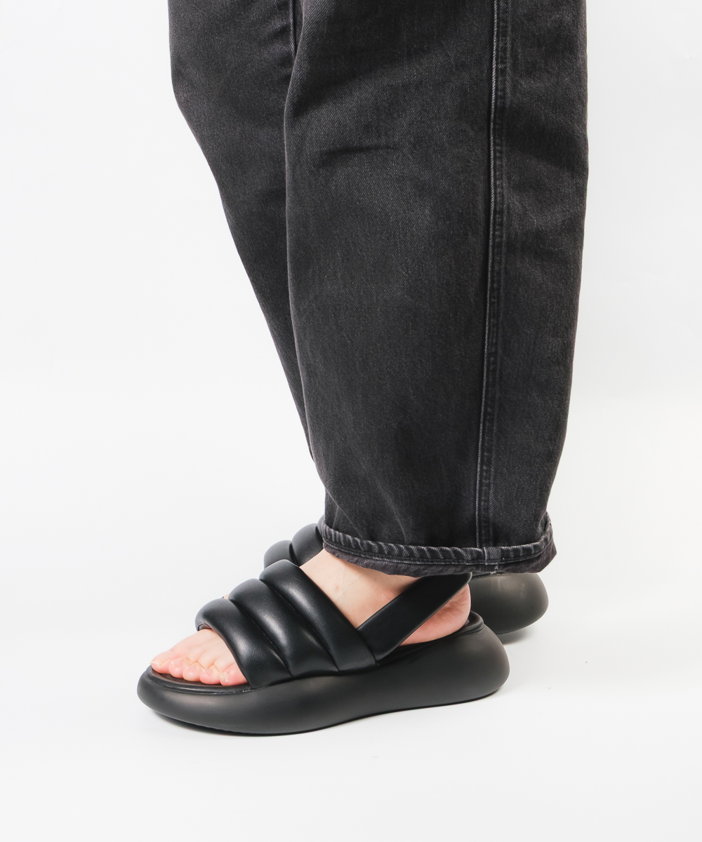 スティーブ マデン STEVE MADDEN ストラップ付パフィーサンダル