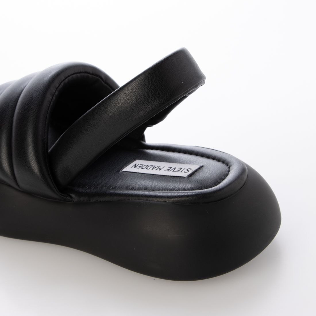 スティーブ マデン STEVE MADDEN ストラップ付パフィーサンダル