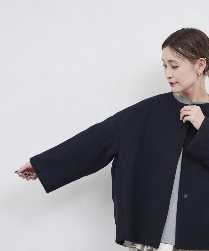 ビアズリー　後ろぷっくりウールショートコート美品サイズ０ BEARDSLEY コート アウター 後ろぷっくりウールショートコート
