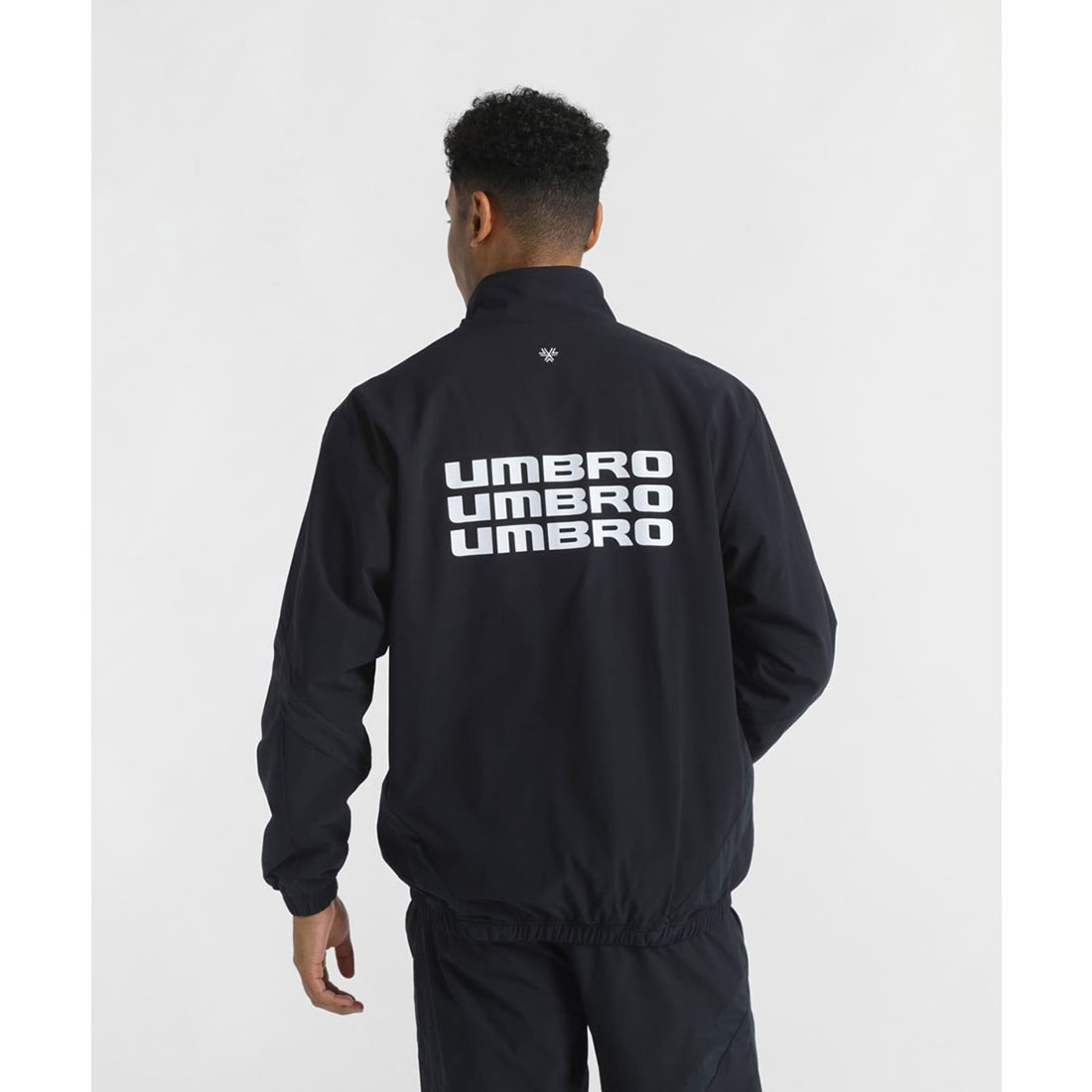 umbro FOOTBALL MAN プルオーバー ジャケット ハフ×アンブロ、“コラボロゴ入り”デニムジャケット＆サッカー