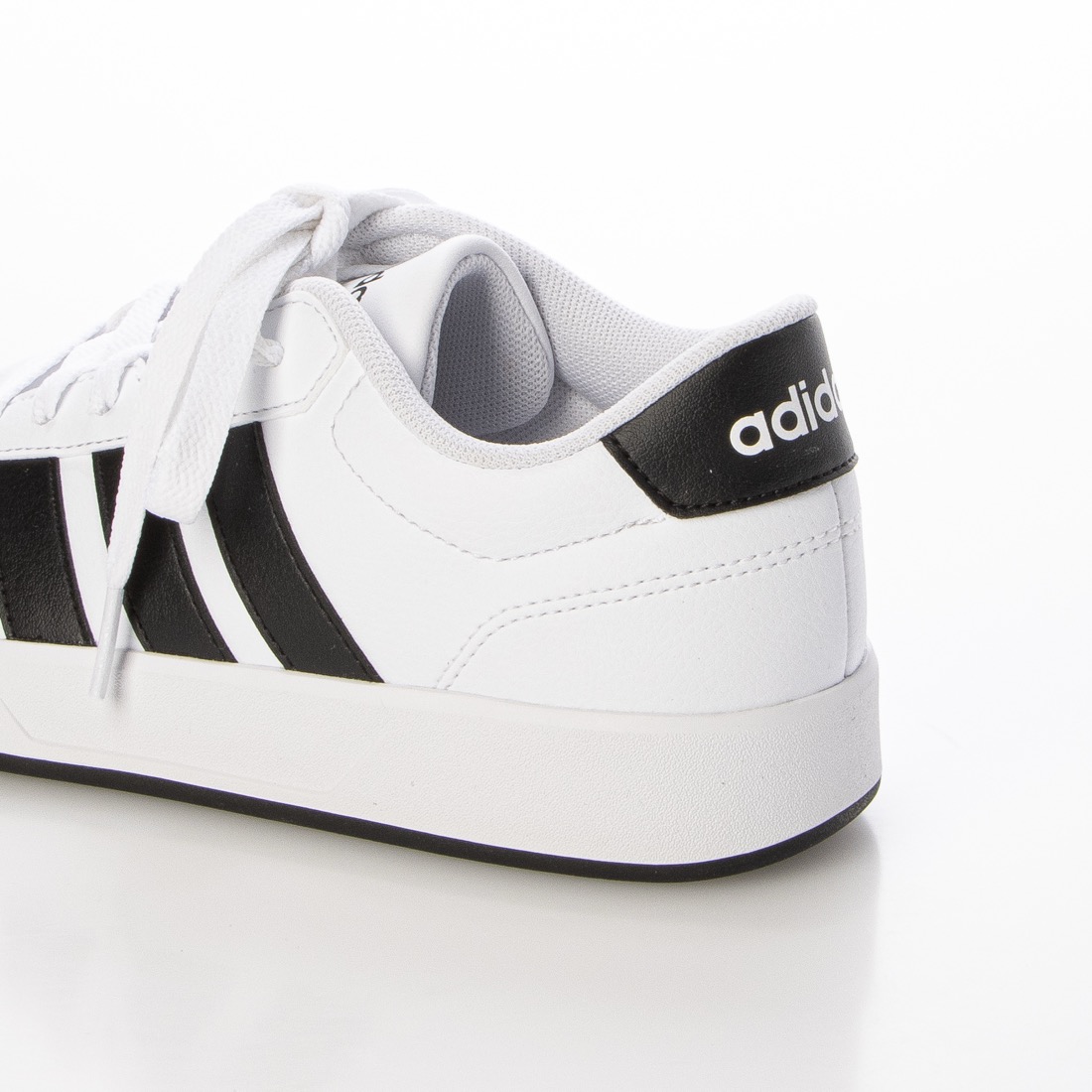しゅ アディダス（adidas）（キッズ）ジュニアバスケットシューズ