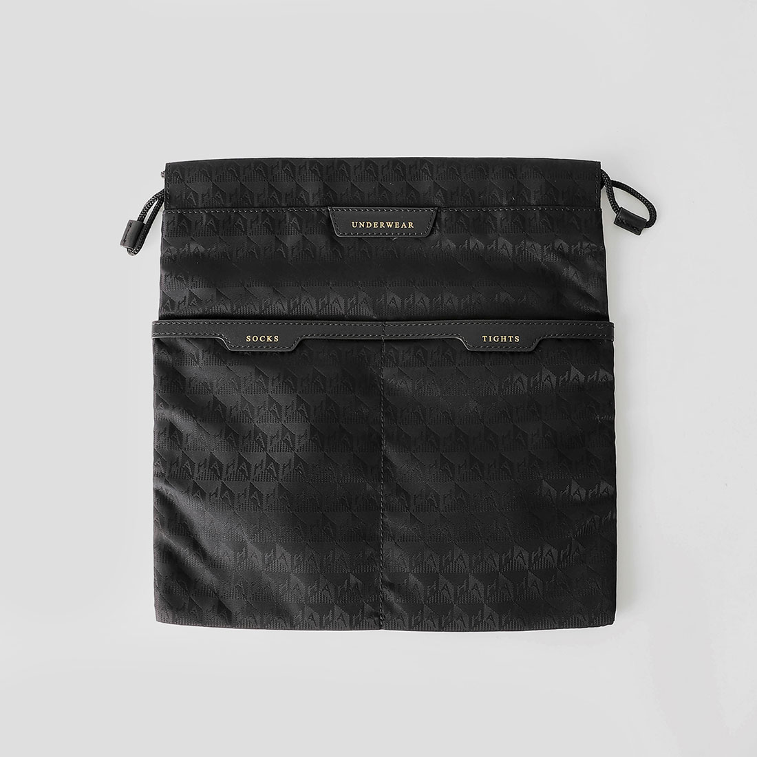 セール】アニヤハインドマーチ Anya Hindmarch ポーチ AH ロゴ