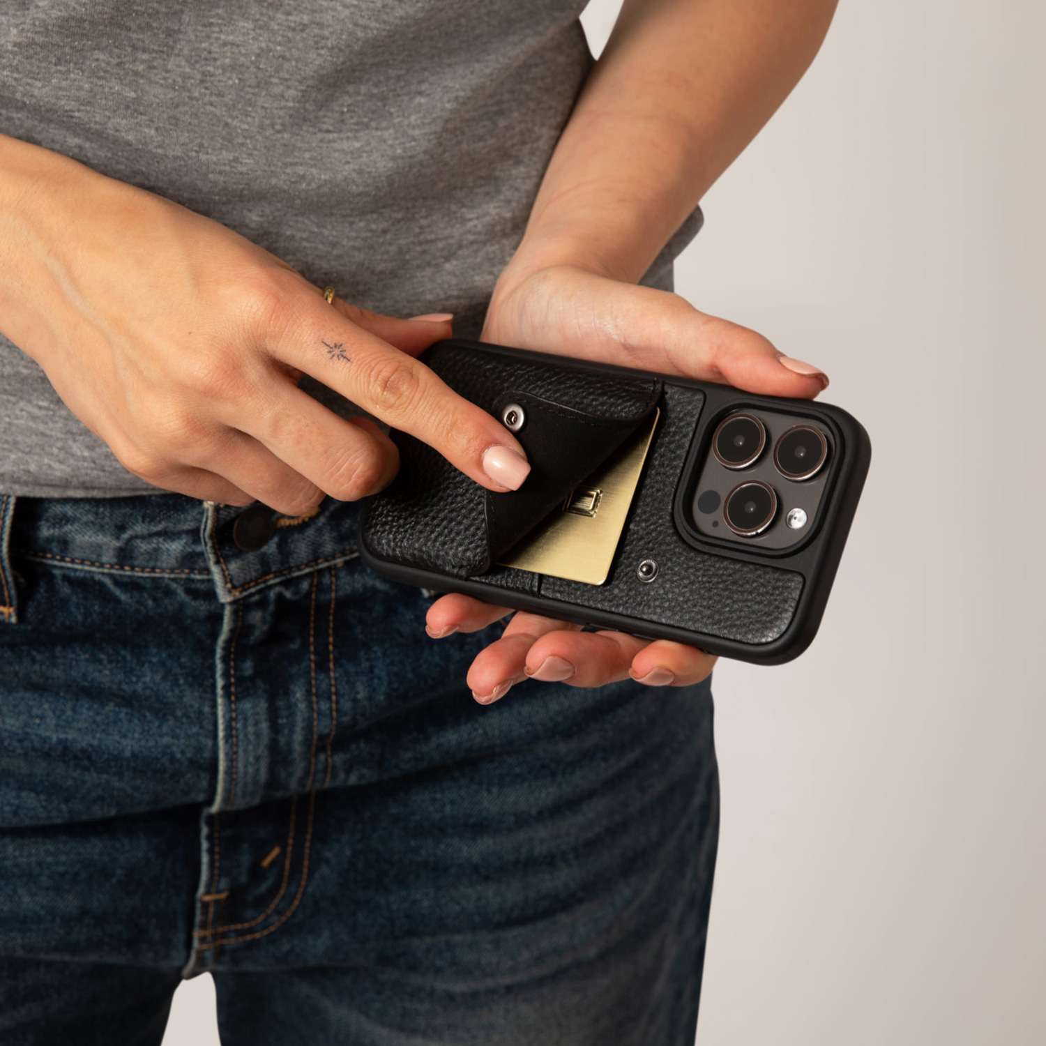 iPhone16PRO BANDOLIER バンドリヤー　ケース Amazon | BANDOLIER バンドリヤー iPhone 16 Pro ケース