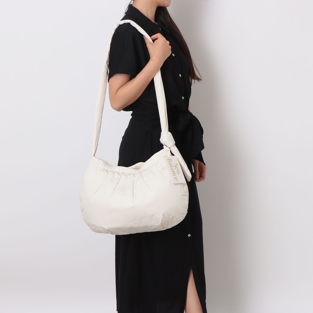 ショルダーバッグ・ポシェット BYMOSS Half Moon Large Messenger Bag Black Half-moon crossbody bag | Simons | Shop Women's Crossbody