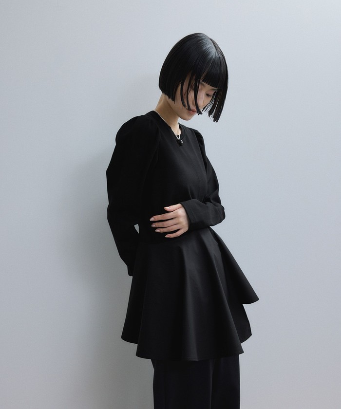 ADAM ET ROPÉ フリルペプラムロングスリーブトップス　アダムエロペ WEB限定】・【オケージョン】フリルペプラムロングスリーブ