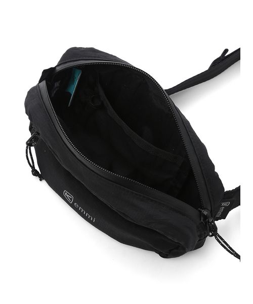 【美品】emmiブラックナイロンバックパック エミ emmi eco撥水2wayボディバックパック （BLK