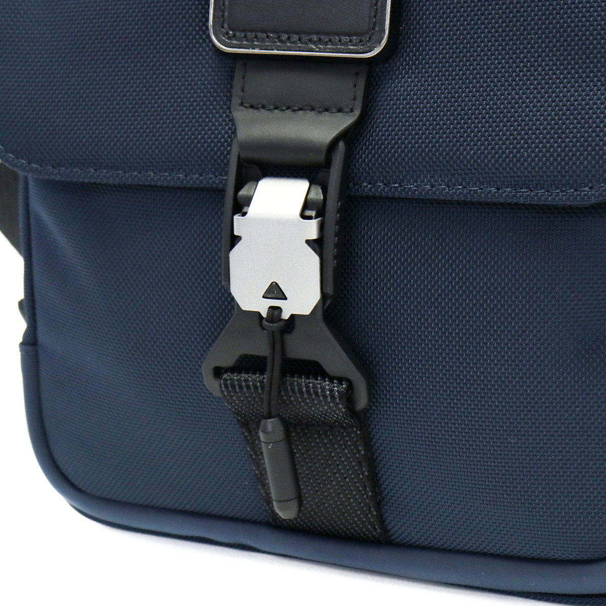 クーポン】トゥミ TUMI 正規品5年保証 ショルダーバッグ メンズ