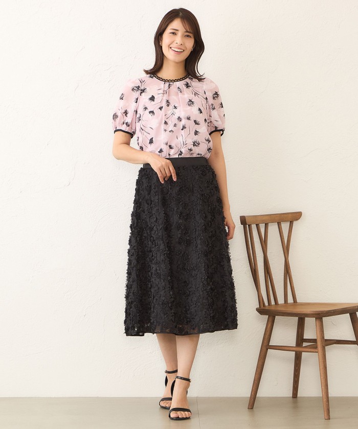 美品　大きいサイズ46 トゥービーシックウエストゴムフラワー刺繍スカート フラワープリント スカート(スカート)｜TO BE CHIC(トゥー ビー