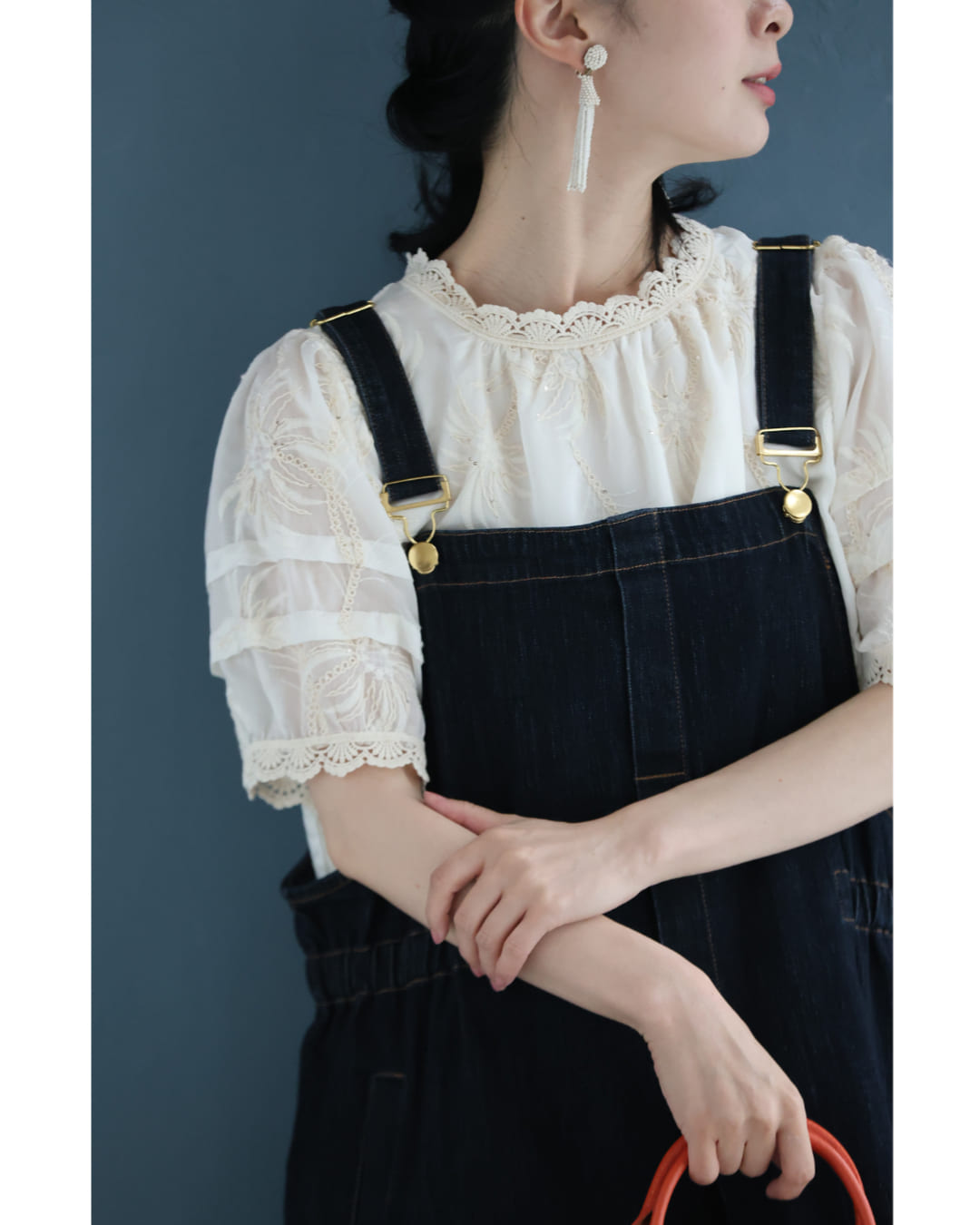 SからL対応 ささやかに煌めくヤシの木刺繍ブラウストップス SからL対応 ささやかに煌めくヤシの木刺繍ブラウストップス