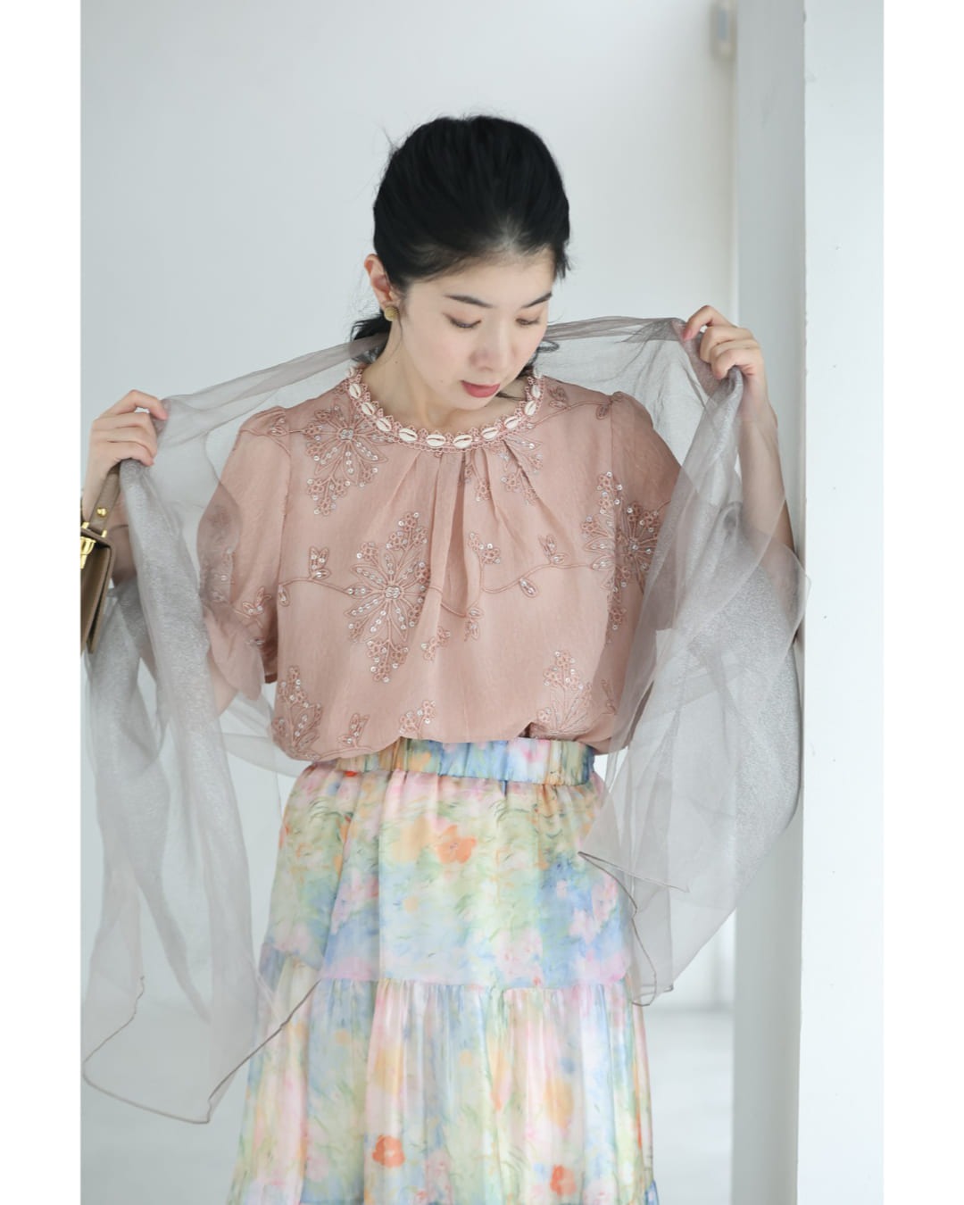 「cawaii french」レディースファッション 売れ筋商品|||トップス ニット 半袖 ラウンドネック フラミンゴ 鳥 スパンコール 刺繍 かわいい ピンク ネイビー 袖ポワンとオフネックのニットトップス（長袖）（ニット