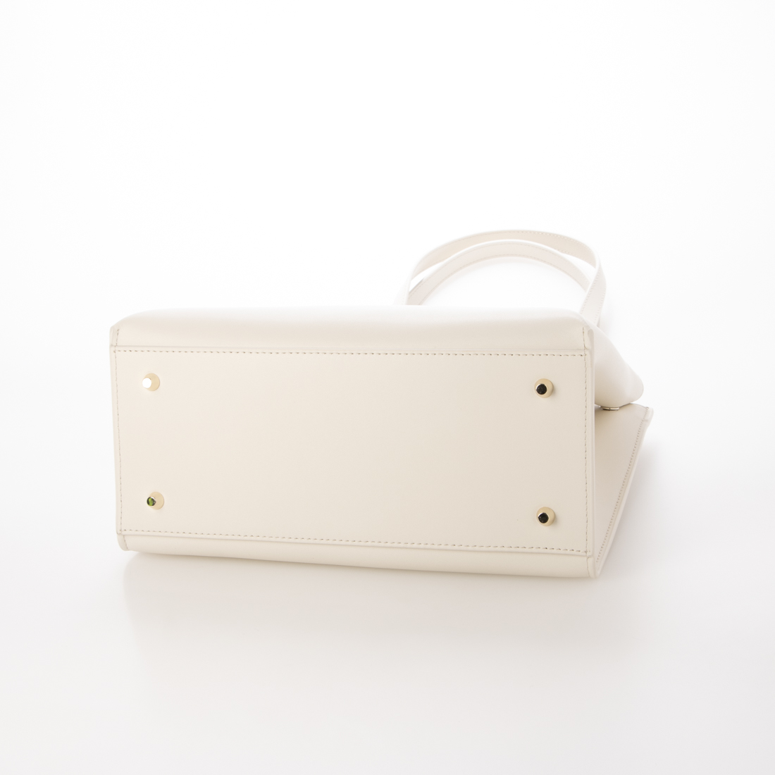 【Furla】期間限定セール中！ スニーカー 楽天市場】フルラ（靴）の通販